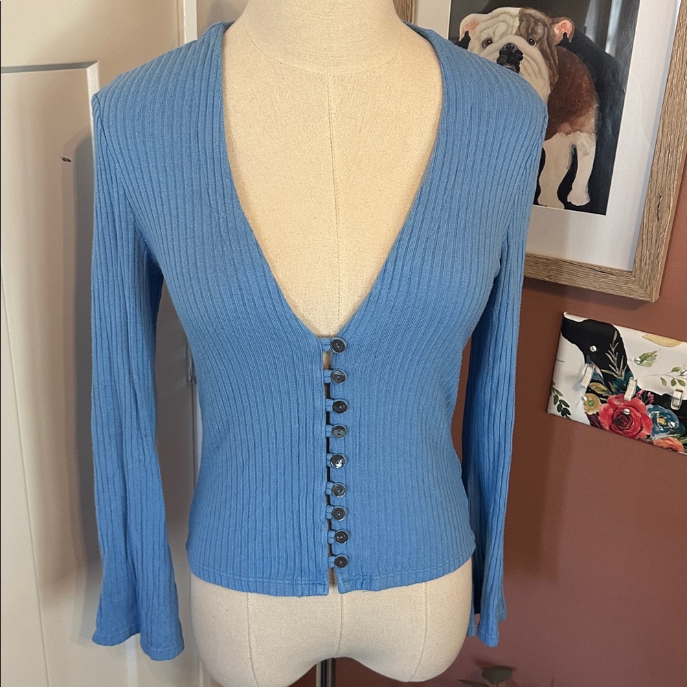 Reformation Gellar Parisian Blue Ribbed bell sleeve L shell Button-Up vneck Top - Picture 5 of 14